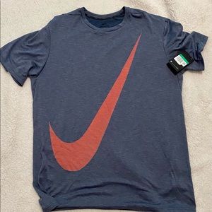 NWT Men’s XL Nike dry fit T shirt